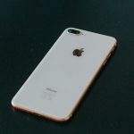 iPhone 20 pode estrear design totalmente sem bordas, revela vazamento
